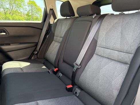 Used 2025 Nissan Rogue SV AWD/4WD image 13