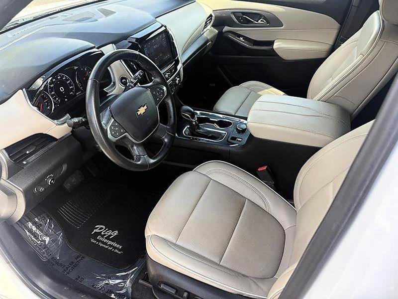 Used 2023 Chevrolet Traverse Premier FWD image 15