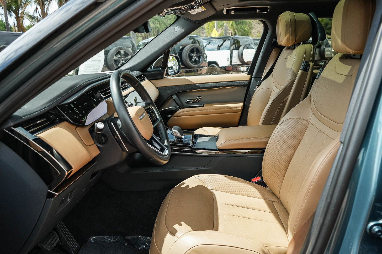 Certified 2025 Land Rover Range Rover Sport SE AWD/4WD image 18