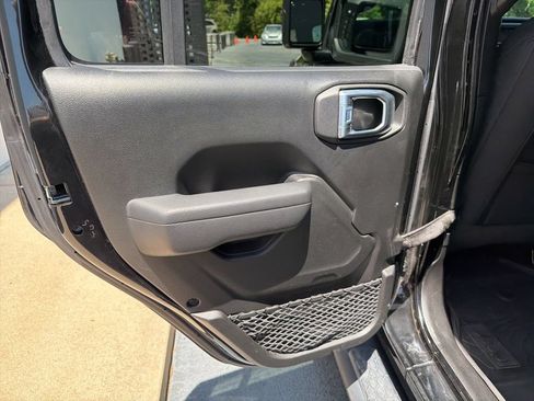 Used 2022 Jeep Wrangler Unlimited Sport AWD/4WD image 33