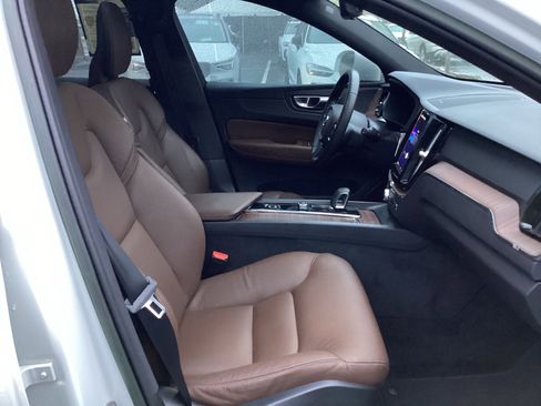 Certified 2023 Volvo XC60 B5 Plus w/ Protection Package Premier image 35