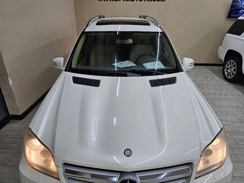 Used 2011 Mercedes-Benz GL 450 4MATIC image 4