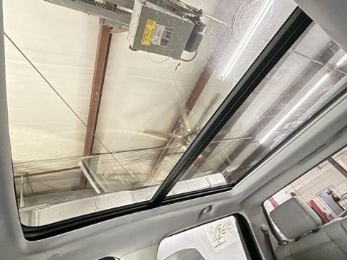 Used 2024 Toyota Tundra Limited image 36