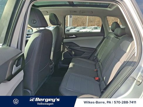 Certified 2023 Volkswagen Taos SE w/ Panoramic Sunroof Package image 12