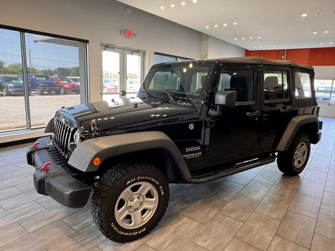 Used 2016 Jeep Wrangler Unlimited Sport w/ Connectivity Group AWD/4WD image 9