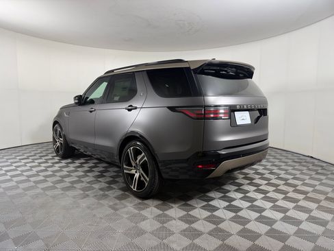 New 2026 Land Rover Discovery Limited Edition image 3