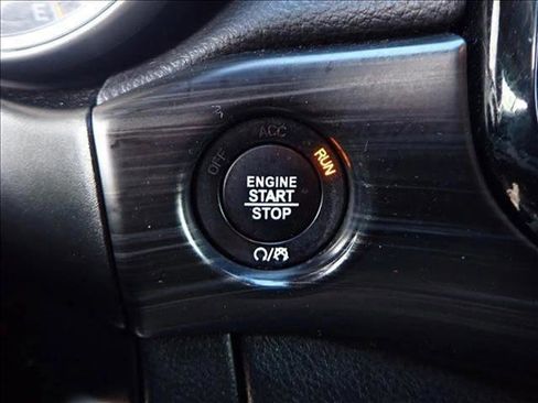 Used 2019 Jeep Grand Cherokee Laredo w/ 18" Wheel & 8.4" Radio Group image 21