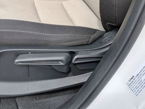 Used 2025 Honda CR-V LX image 16