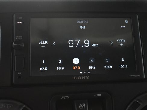 Used 2015 Jeep Wrangler Sport w/ Quick Order Package 24S AWD/4WD image 22