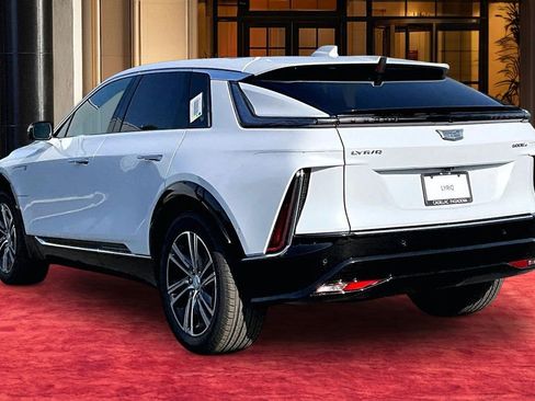 New 2026 Cadillac Lyriq Premium Luxury w/ LPO, Floor Liner Package AWD/4WD image 4