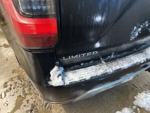 Used 2021 Ford Expedition Limited AWD/4WD image 4