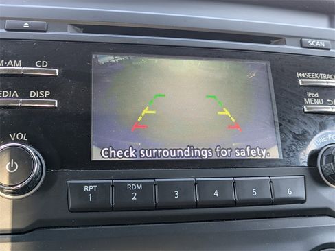 Used 2018 Nissan Titan S image 20