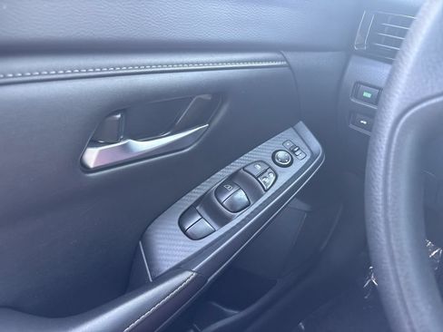 Used 2024 Nissan Sentra SV FWD image 13