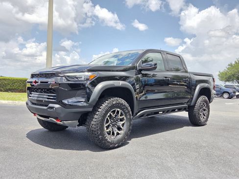 New 2026 Chevrolet Colorado ZR2 w/ Technology Package AWD/4WD image 2