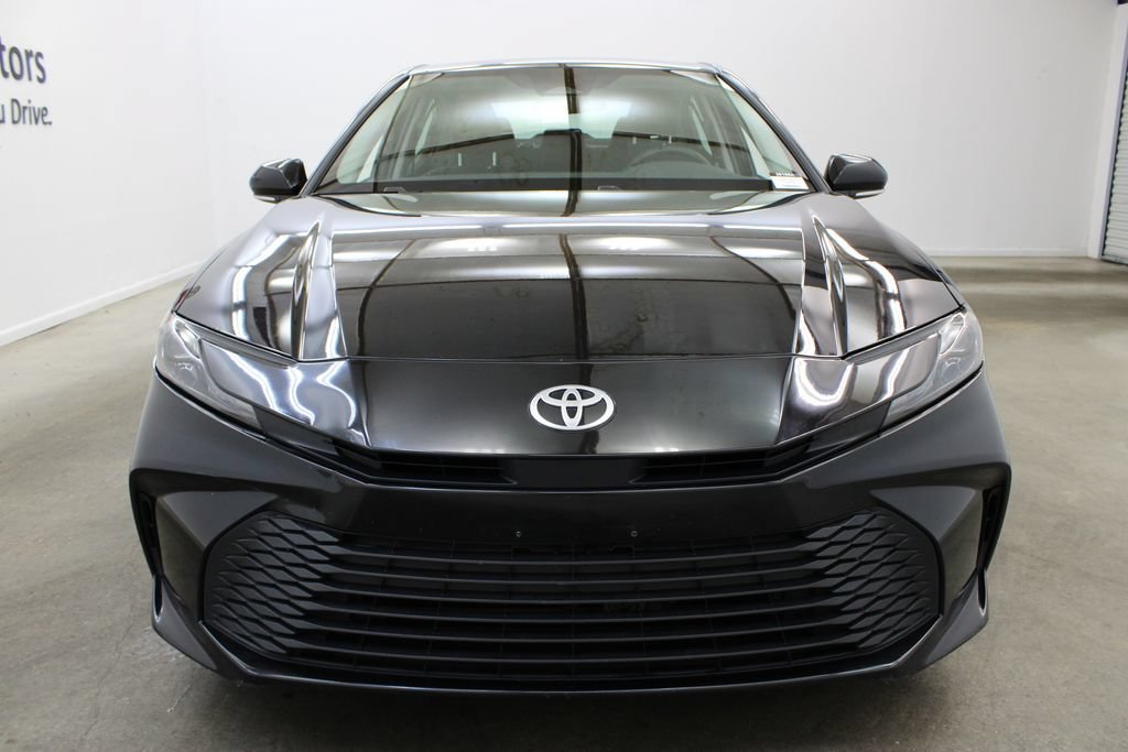 Used 2025 Toyota Camry LE FWD image 7