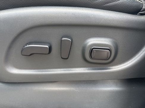 Used 2018 Nissan Titan PRO-4X w/ Pro-4x Convenience Package AWD/4WD image 40