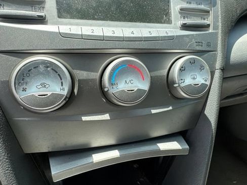Used 2010 Toyota Camry LE FWD image 14