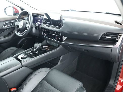 Used 2022 Nissan Rogue Platinum w/ Head-Up Display Package image 24