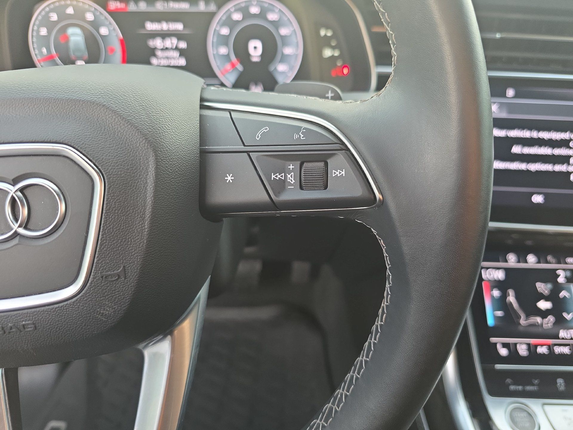 Used 2025 Audi Q7 3.0T Prestige AWD/4WD image 18