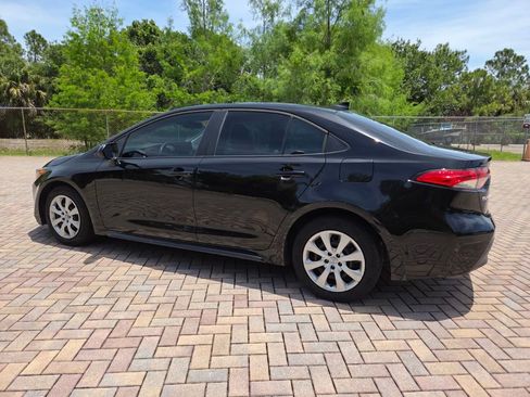 Used 2023 Toyota Corolla LE FWD image 9