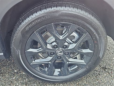 Certified 2025 Honda HR-V Sport image 8