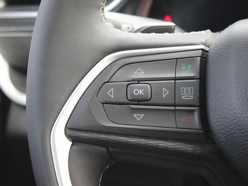 Used 2023 Jeep Grand Cherokee Altitude image 15