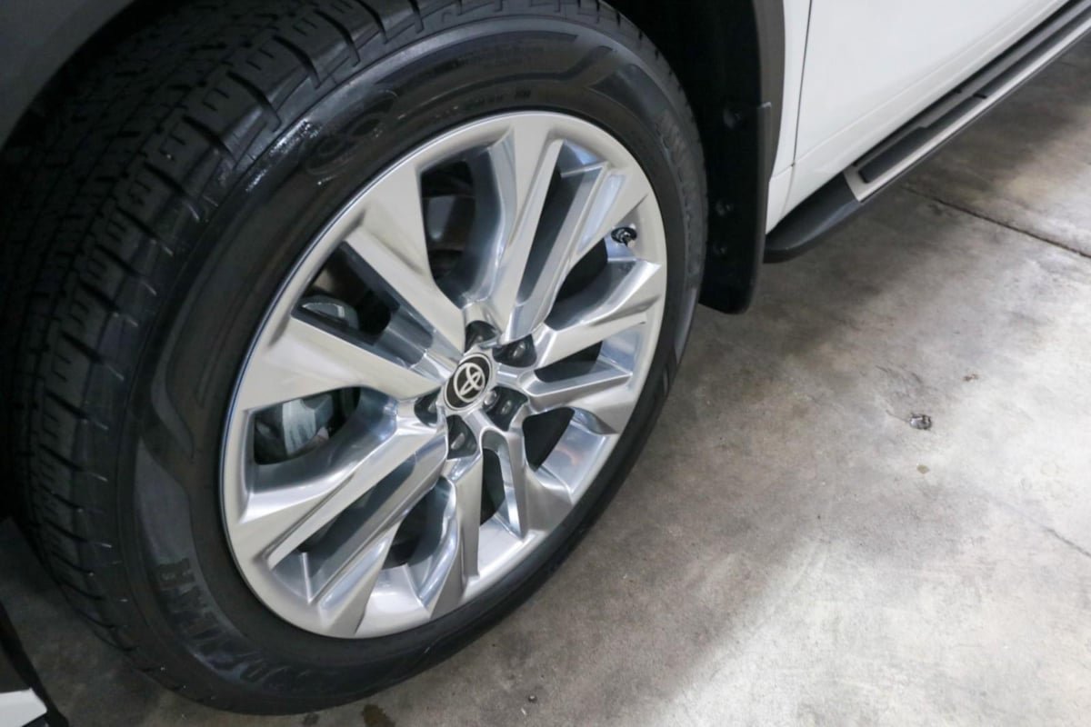 Used 2021 Toyota Highlander Limited FWD image 41