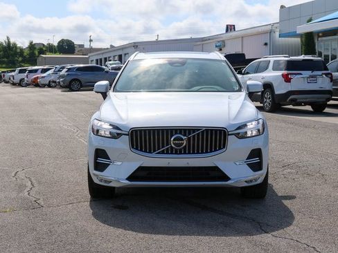 Used 2023 Volvo XC60 B5 Plus w/ Climate Package image 3