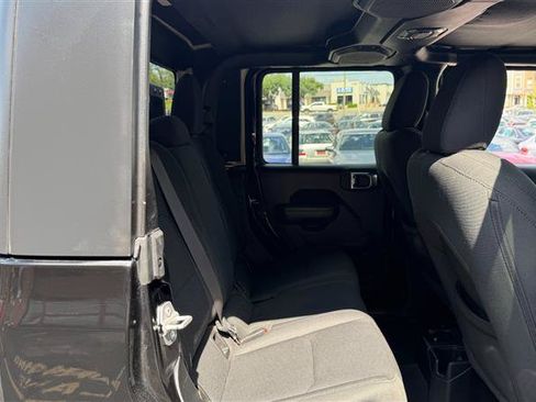 Used 2021 Jeep Gladiator Sport AWD/4WD image 7