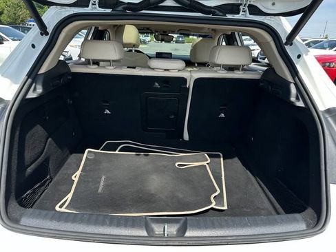 Used 2019 Mercedes-Benz GLA 250 w/ Premium Package image 24