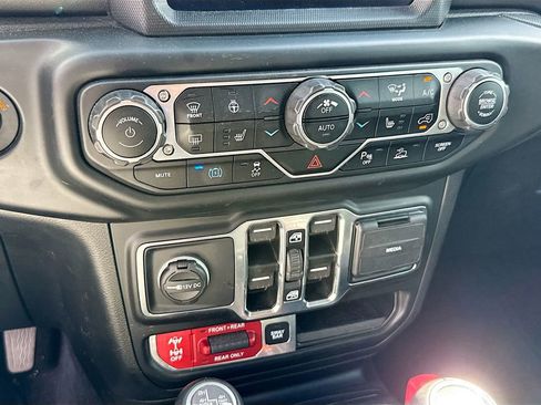 Used 2021 Jeep Wrangler Unlimited Rubicon 4xe w/ Cold Weather Group AWD/4WD image 17