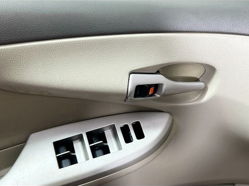 Used 2010 Toyota Corolla LE FWD image 16