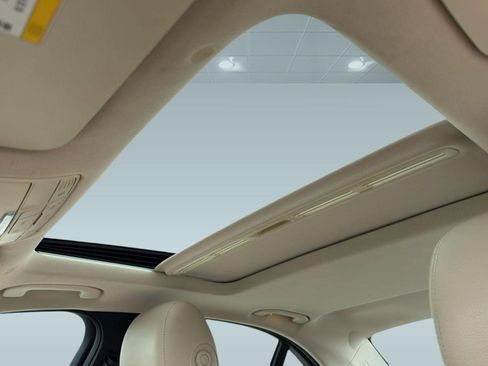 Used 2020 Mercedes-Benz C 300 Sedan image 15