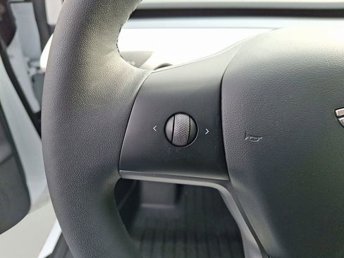 Used 2021 Tesla Model 3 Standard Range Plus image 22