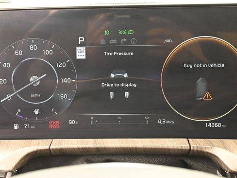 Used 2025 Kia Telluride SX w/ SX Captain's Chair Package FWD image 15