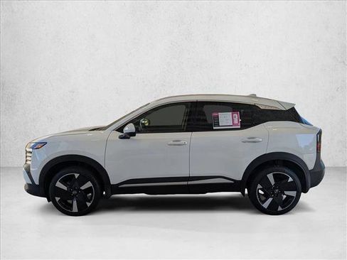 Used 2025 Nissan Kicks SR AWD/4WD image 9