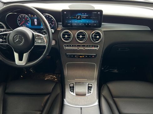 Used 2020 Mercedes-Benz GLC 300 4MATIC image 3
