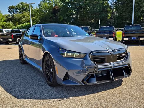 Used 2026 BMW M5 w/ Executive Package AWD/4WD image 8