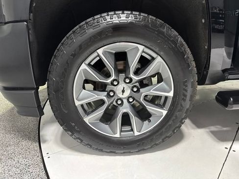 Used 2017 Chevrolet Silverado 1500 W/T AWD/4WD image 4