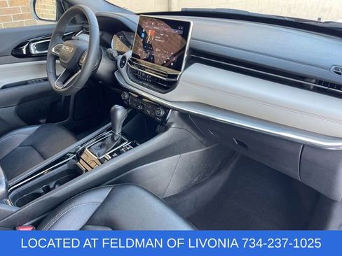 Used 2024 Jeep Compass Limited image 27