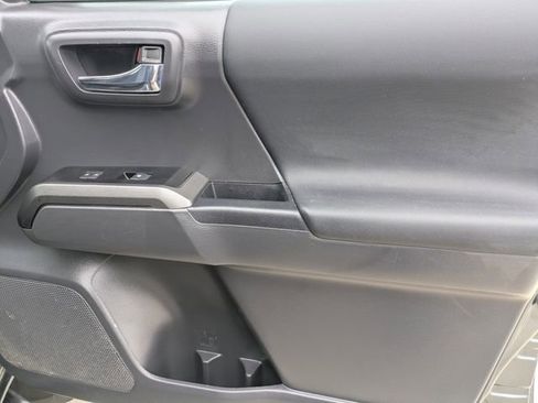 Used 2023 Toyota Tacoma TRD Off-Road image 32