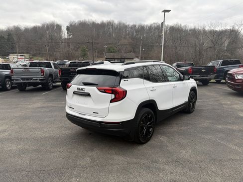 Used 2020 GMC Terrain SLE w/ Driver Convenience Package image 3