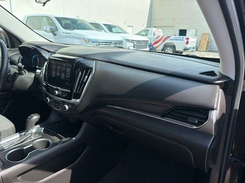 Used 2018 Chevrolet Traverse LT AWD/4WD image 26