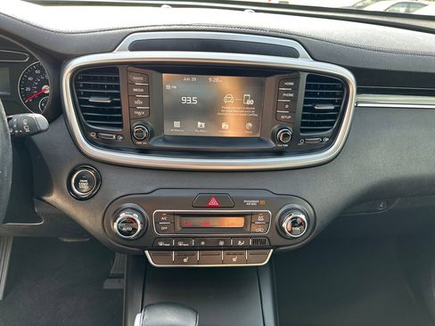 Used 2020 Kia Sorento S AWD/4WD image 25