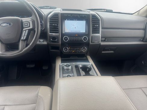 Certified 2018 Ford Expedition XLT w/ Equipment Group 202A AWD/4WD image 11