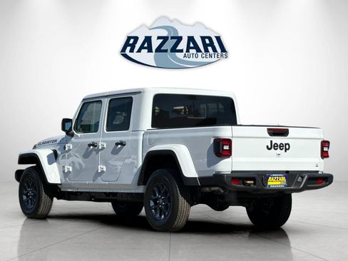New 2026 Jeep Gladiator Sport AWD/4WD image 5