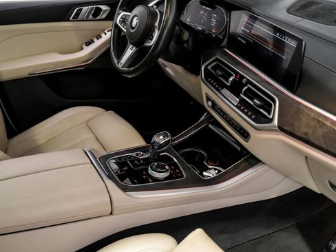 Used 2020 BMW X5 M50i w/ Executive Package image 22