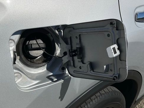 Used 2020 Nissan Rogue SL w/ Premium Package image 12