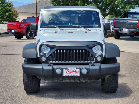 Used 2015 Jeep Wrangler Unlimited Sport w/ Connectivity Group AWD/4WD image 5
