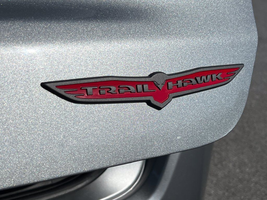Used 2024 Jeep Compass Trailhawk AWD/4WD image 19